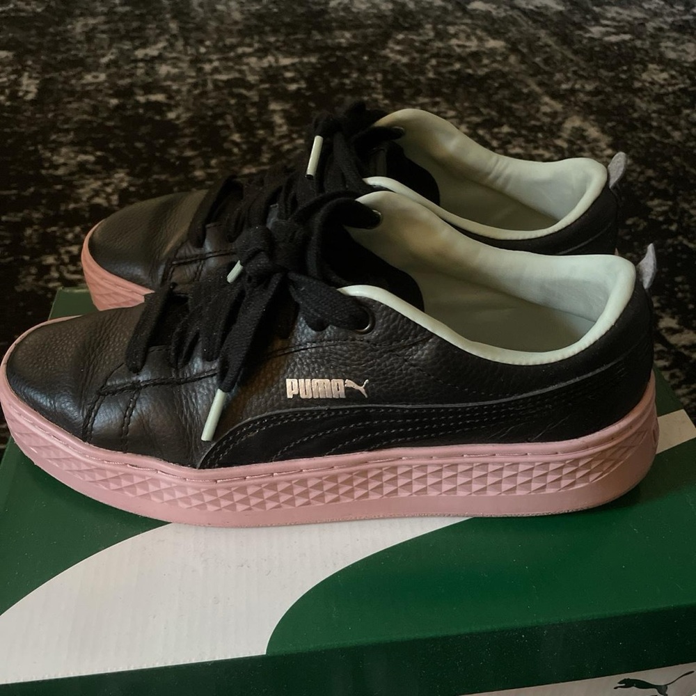 Puma Black /Pink Sneakers Size 8 - Picture 3 of 4